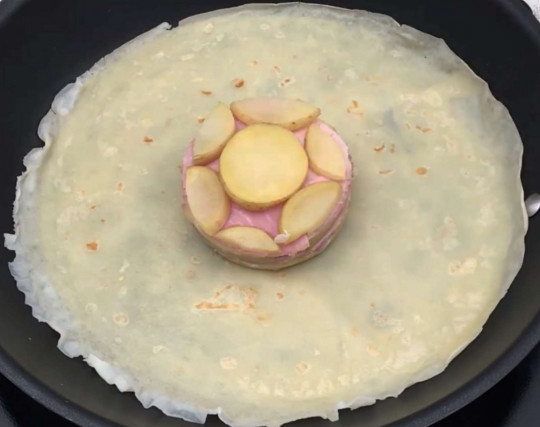La racrête, une raclette version crêpe qui fait le buzz !
