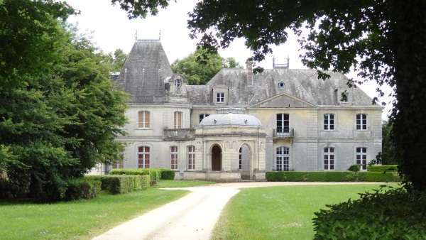 chateau-de-tiregand-creysse