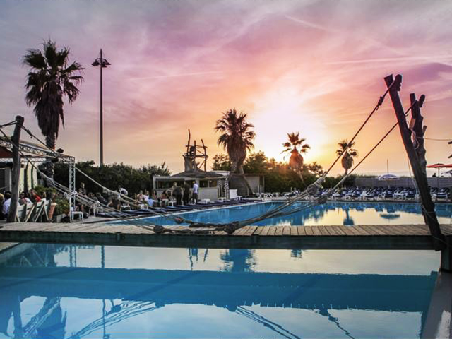 Sport Beach Club Marseille - 640 x 480