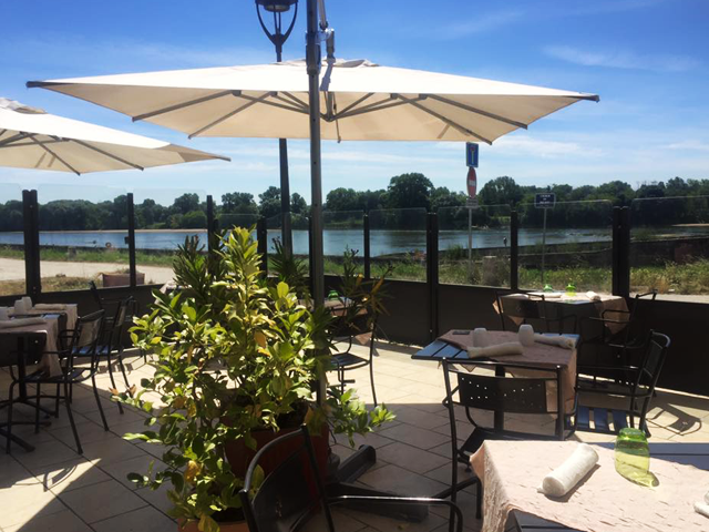 Restaurant bord de l'eau Orléans - Les terrasses de Loire